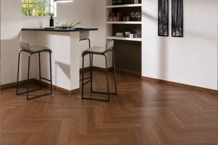Parquet massif noyer américain chevron